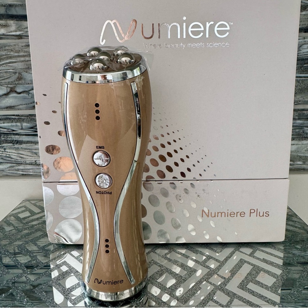NUMIERE PLUS Microcurrent & LED Tightening Sculpting & Wrinkle Reducing Device